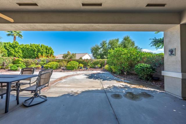 78390 Sterling Lane, Palm Desert CA: https://media.crmls.org/mediaz/2faa3fe4-2934-4123-ba10-0269329bdb27.jpg
