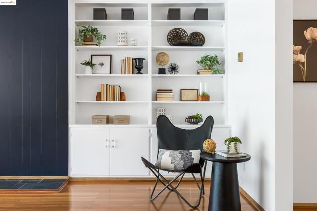 1515 Oxford, Berkeley CA: https://media.crmls.org/mediaz/2faafecc-f365-4128-9522-6f966aef74f5.jpg