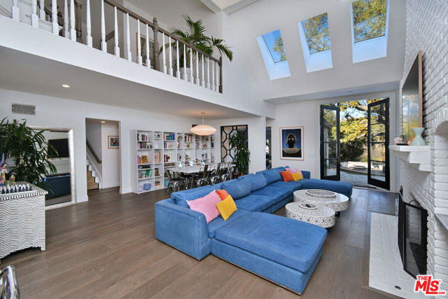 29105 Old Mill Creek, Agoura Hills CA: https://media.crmls.org/mediaz/2fab73ef-751f-4541-aae2-dcd727d0c647.jpg