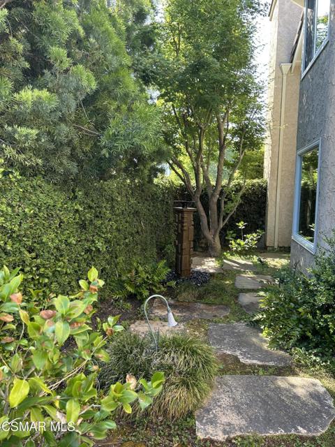 6335 Germania Court, Agoura Hills CA: https://media.crmls.org/mediaz/2fab8529-6015-40da-af55-494c21f9ec3b.jpg