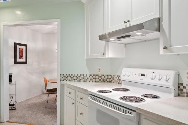 39490 Albany Cmn, Fremont CA: https://media.crmls.org/mediaz/2fab9bf9-603b-430f-9f5a-bb8ed96c8d89.jpg
