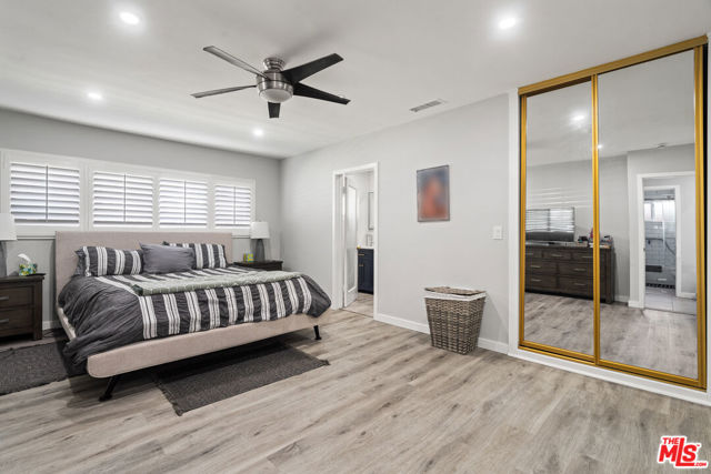 5040 W Slauson Avenue, Los Angeles CA: https://media.crmls.org/mediaz/2fac2959-bb85-4eda-9b94-c69ac94cb622.jpg