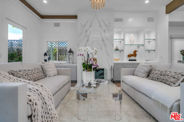 Image 8 of 43 For 2620 Grand Canal