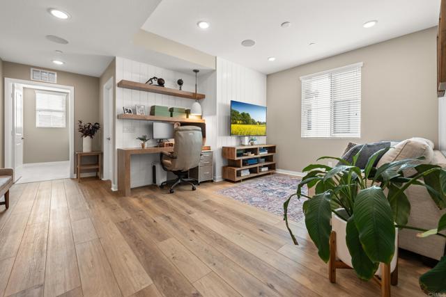 Detail Gallery Image 24 of 44 For 13085 Olympus Cir #1,  Poway,  CA 92064 - 3 Beds | 2/1 Baths