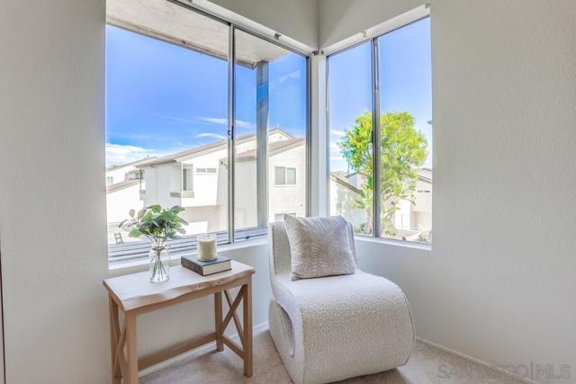5450 Kiowa Dr, La Mesa CA: https://media.crmls.org/mediaz/2facb7ac-8c88-47e9-8833-b9c7727eb59c.jpg