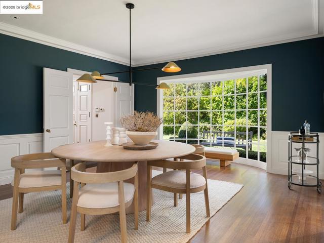 120 Hazel Ln, Piedmont CA: https://media.crmls.org/mediaz/2facd149-db65-445d-8cf3-ebb0dd6a90fe.jpg