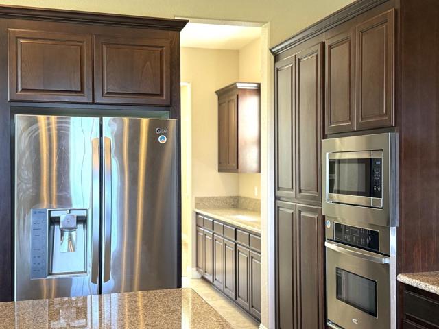 7862 Ridgeline Place, Dublin CA: https://media.crmls.org/mediaz/2fad4415-af41-4c6b-8976-bc284ced9e6e.jpg
