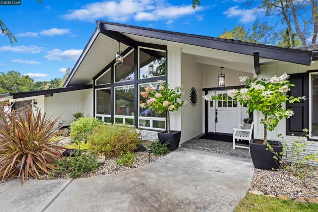 1838 Sunnyvale Ave, Walnut Creek CA: https://media.crmls.org/mediaz/2fae852f-5156-409c-ac6a-1344a6f323e2.jpg