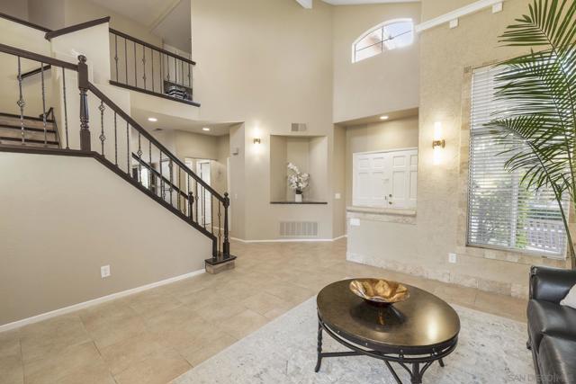 838 Masters Dr, Oceanside CA: https://media.crmls.org/mediaz/2fae9792-51f8-417f-bffa-43b7f6a90946.jpg