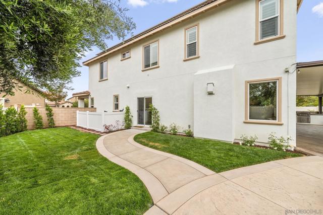 34189 Hourglass St, Temecula CA: https://media.crmls.org/mediaz/2faeeb92-b250-4dcd-b1f1-5feee06bbdb8.jpg