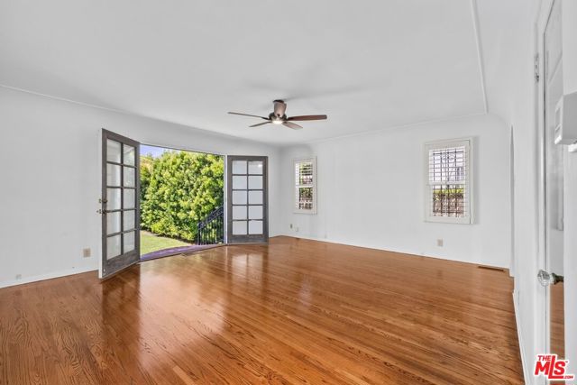 133 N Alta Vista Boulevard, Los Angeles CA: https://media.crmls.org/mediaz/2faf7c44-fae3-4b4e-b85c-a5f5032f1f5e.jpg