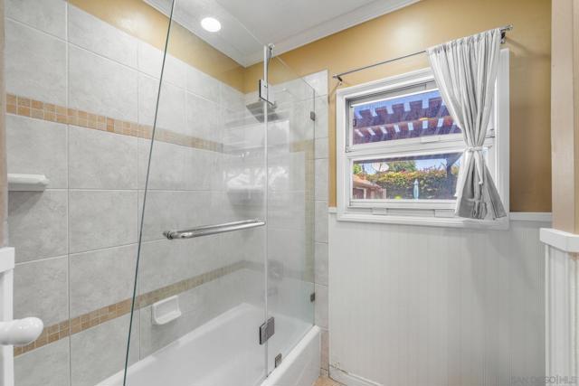 6677 W 88th St, Los Angeles CA: https://media.crmls.org/mediaz/2fb010fb-7294-441b-b709-ff39f109de08.jpg