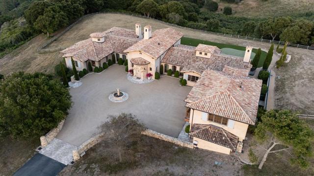 13 Rancho San Carlos Road, Carmel CA: https://media.crmls.org/mediaz/2fb030ad-fb4b-4954-a8ff-67e76c689388.jpg