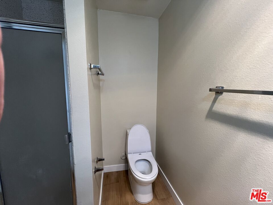 https://media.crmls.org/mediaz/2fb0744d-1eae-46a5-a3b8-e528d584a275.jpg?preset=X-Large