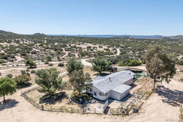 1525 Tea Rose Lane, Jacumba CA: https://media.crmls.org/mediaz/2fb07db2-038b-4f7e-b878-caed64a1d66f.jpg