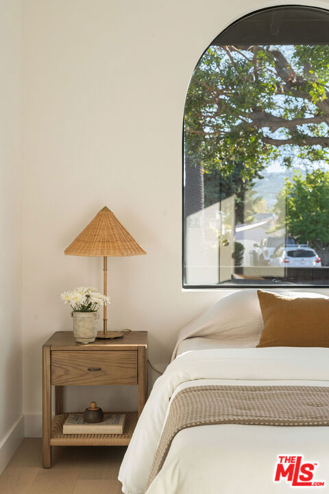 3923 Revere Avenue, Los Angeles CA: https://media.crmls.org/mediaz/2fb0ef10-5d92-47e1-937d-90bdc0b61e10.jpg