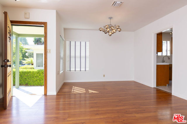 1050 Harvard Street photo 7