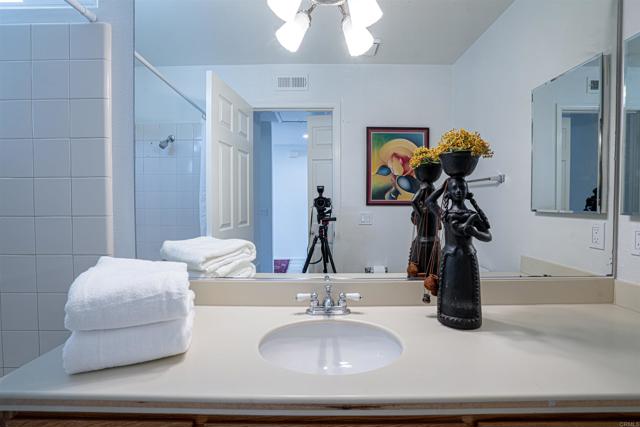 Detail Gallery Image 18 of 34 For 4717 Majorca Way, Oceanside,  CA 92056 - 2 Beds | 2 Baths