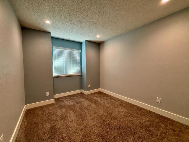 7592 Deltawind Drive, Sacramento CA: https://media.crmls.org/mediaz/2fb2fbff-a9bd-48ef-8be7-473ee592b146.jpg