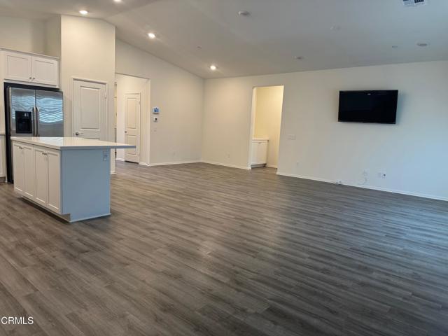 4251 Avenue J-3, Lancaster CA: https://media.crmls.org/mediaz/2fb312a3-a9c5-4bc2-aa3f-4bf9a9ddb7af.jpg