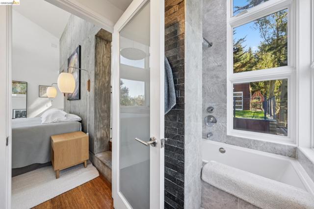 Image 31 of 60 For 8210 Skyline Blvd