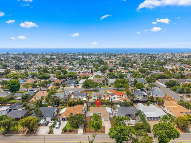 1713 Stewart Street, Oceanside CA: https://media.crmls.org/mediaz/2fb3ea81-74dd-45dd-93d9-fb2c4b022e35.jpg