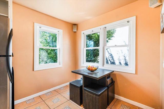 9401 Castlewood Street, Oakland CA: https://media.crmls.org/mediaz/2fb5b14e-1d08-4fb3-9e1e-6d92c1e2d0b3.jpg