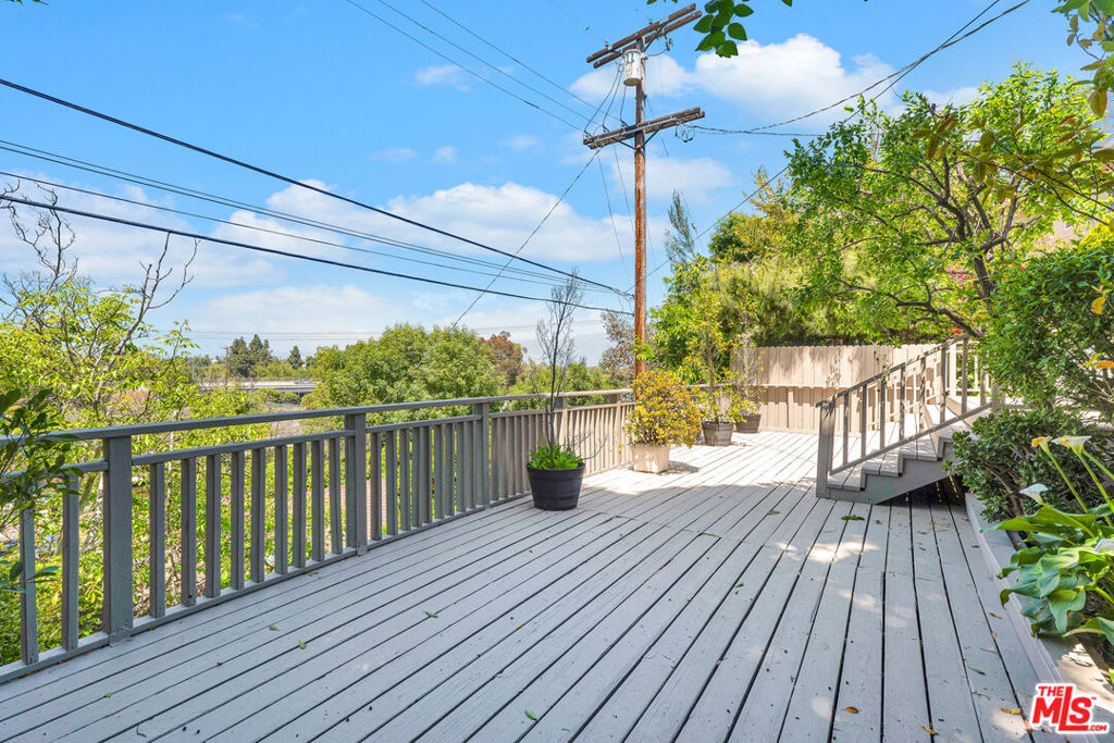 3733 Willowcrest AvenueStudio City img 11