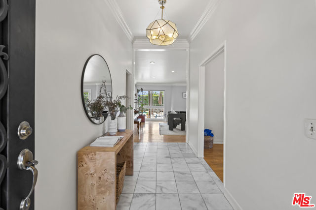 4701 Dunman Avenue, Woodland Hills CA: https://media.crmls.org/mediaz/2fb6342e-de7e-4c9c-936b-973a9def9d9d.jpg
