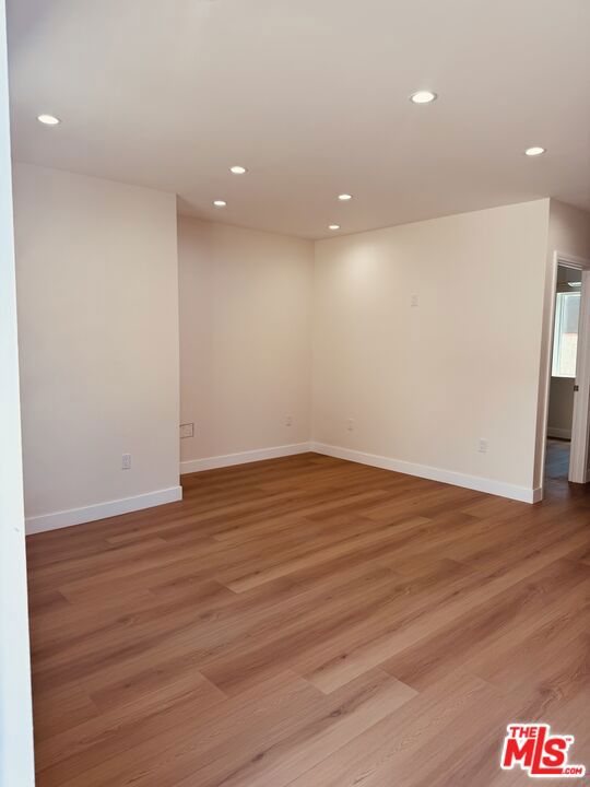 7841 Peachtree Avenue, Panorama City CA: https://media.crmls.org/mediaz/2fb753db-518a-4438-9d13-b046a47aac4d.jpg