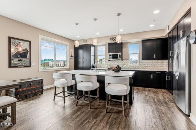 2810 Wagon Wheel Road, Oxnard CA: https://media.crmls.org/mediaz/2fb7931d-f5e7-4b66-9a2b-92b325c120f2.jpg