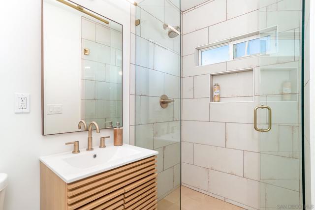 4175 35th St, San Diego CA: https://media.crmls.org/mediaz/2fb79e4a-d0a8-4a73-979d-4400c872b474.jpg