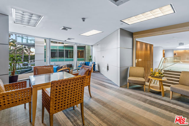 13600 MARINA POINTE Drive, Marina del Rey CA: https://media.crmls.org/mediaz/2fb7dd44-0806-4afe-bb7c-bb3244c6cac6.jpg