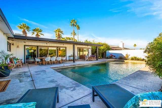 45864 Shadow Mountain Drive, Palm Desert CA: https://media.crmls.org/mediaz/2fb7ffab-b5fb-422e-a05d-f5b4a156f6af.jpg