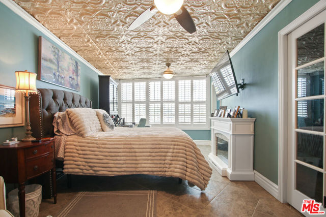 1644 W Wilmington Boulevard, Wilmington CA: https://media.crmls.org/mediaz/2fb870ec-24b8-4b69-98df-201edb8206ba.jpg