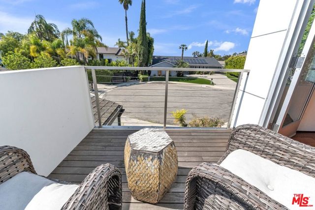 15514 CASIANO Court, Los Angeles CA: https://media.crmls.org/mediaz/2fb8de2a-ebe2-4255-ab12-3a0c8c82e5a5.jpg