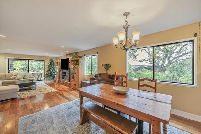 4 Harris Hill Drive, Novato CA: https://media.crmls.org/mediaz/2fb95bcf-cd58-448c-90be-8789b58853a0.jpg