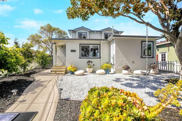 3254 Keith Ave, Castro Valley CA: https://media.crmls.org/mediaz/2fba00ab-8e0c-4c64-8209-b550a9e6a833.jpg