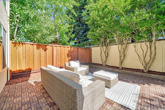 6192 Lakeview Cir, San Ramon CA: https://media.crmls.org/mediaz/2fbc28dc-e48b-4af5-9bf6-9315e60c4450.jpg