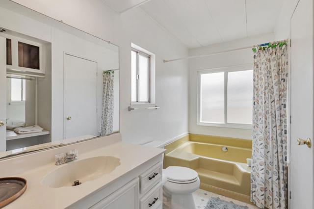 2815 Moss Hollow Drive, San Jose CA: https://media.crmls.org/mediaz/2fbcbb26-6282-45ec-b0a4-bae6786dbbf7.jpg