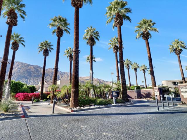 426 Village W Square, Palm Springs CA: https://media.crmls.org/mediaz/2fbcf772-7365-463c-be24-83755a84618f.jpg