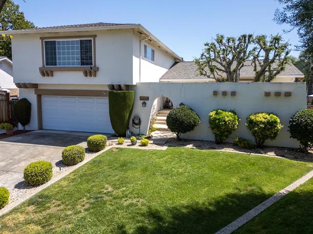 6128 Corte De La Reina, San Jose CA: https://media.crmls.org/mediaz/2fbdd19b-3ce6-471c-8c27-c3782e24d19a.jpg