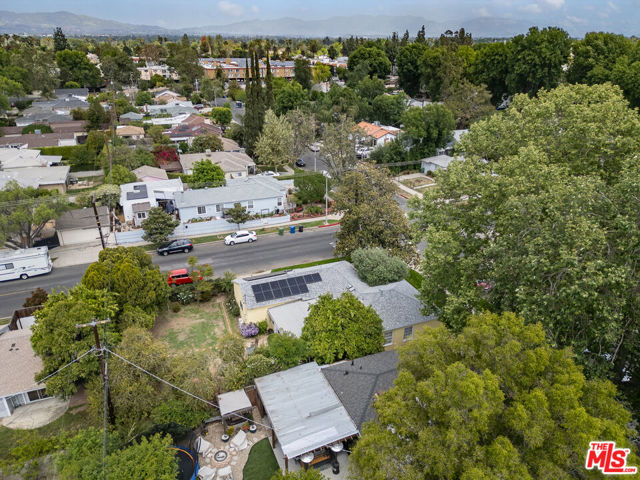 6961 Zelzah Avenue, Reseda CA: https://media.crmls.org/mediaz/2fbe1680-3d8c-4fff-ad52-62609fcaebaa.jpg