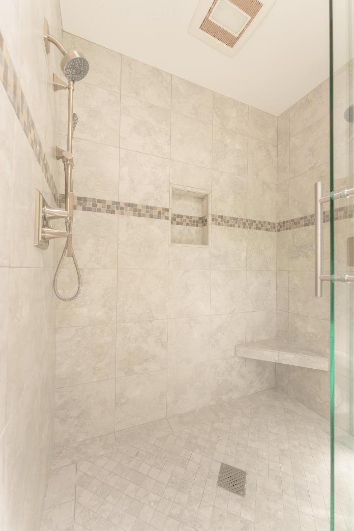 https://media.crmls.org/mediaz/2fbe36a0-4a3d-479e-b4a2-23bc55a3d1e2.jpg?preset=X-Large