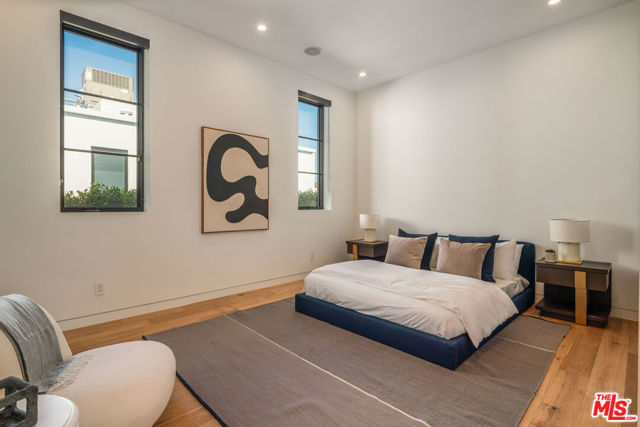636 N Kilkea Drive, Los Angeles CA: https://media.crmls.org/mediaz/2fbfbbfe-f38c-41ec-9f9f-62a8a4a703e4.jpg