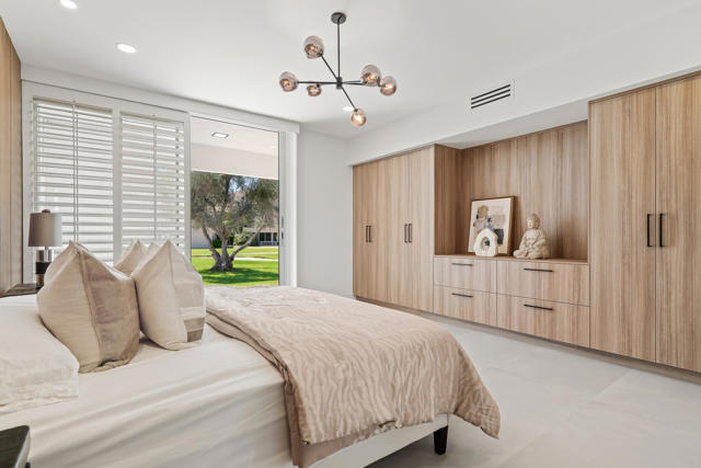 172 Desert Lakes Drive, Palm Springs, CA 92264