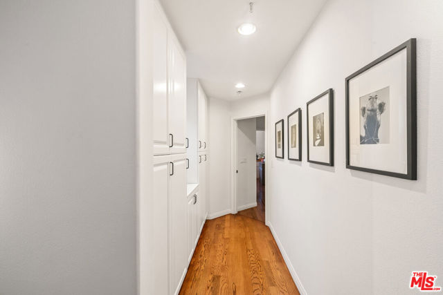 6477 Zuma View Place, Malibu CA: https://media.crmls.org/mediaz/2fc004ae-53b9-483a-b60c-8fdc34798020.jpg