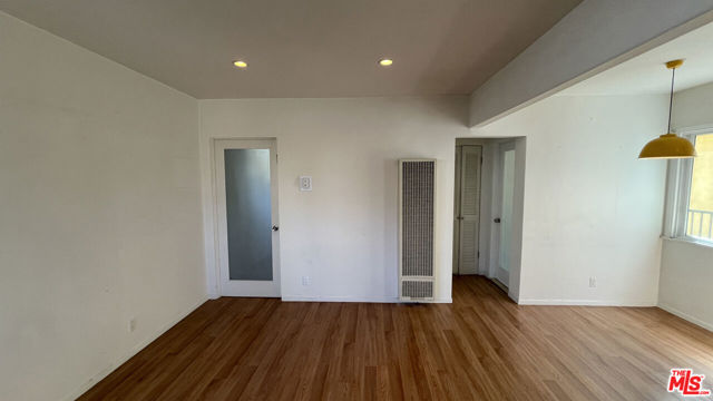 732 Washington Boulevard, Marina del Rey CA: https://media.crmls.org/mediaz/2fc01911-ba44-48b1-89be-45ebd140d578.jpg
