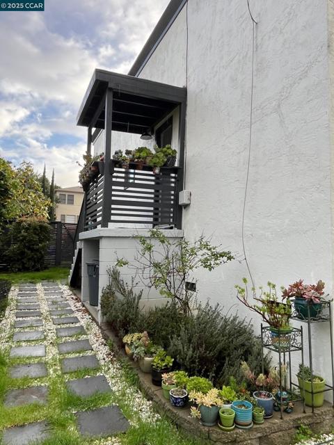 620 Kentucky St, Vallejo CA: https://media.crmls.org/mediaz/2fc05042-26fa-4f1c-b8cf-4678eb2e3532.jpg