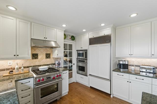 7 Somerset Court, Belmont CA: https://media.crmls.org/mediaz/2fc10567-2369-404c-a0f5-e972e66e6132.jpg